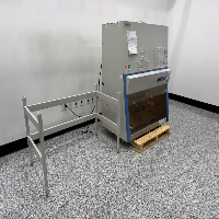 Thermo 1300 Series A2 4' BioSafety Cabinet image 0